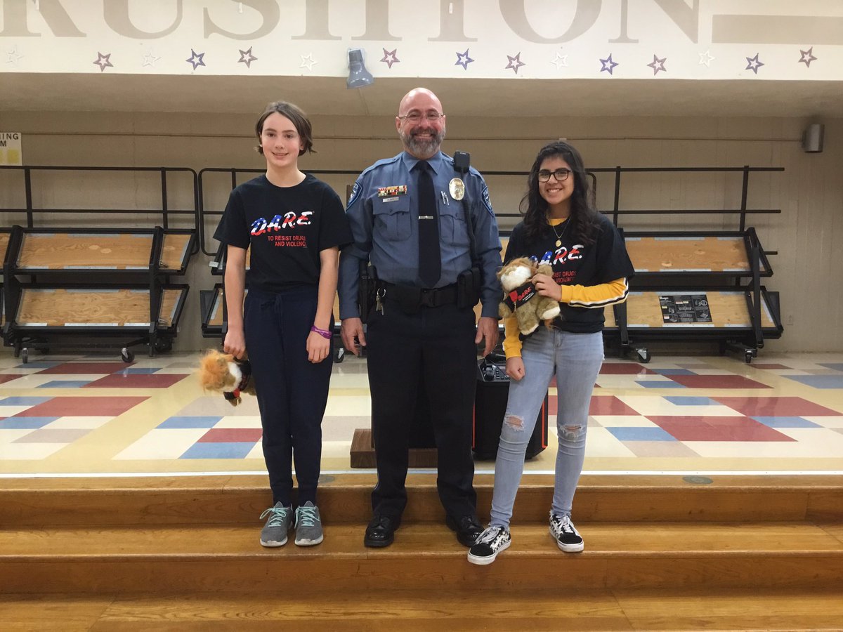 RushtonPeters's tweet photo. The Rushton sixth graders graduated form D.A.R.E today and we had two wonderful young ladies read their essays for us. Thank you to Officer Fleer and the City of Mission in continuing to support us in having this program #WeAreRushtonStars #theSMSD #Rushton5121 @rushtonpta https://t.co/J2ZUImiJ7r