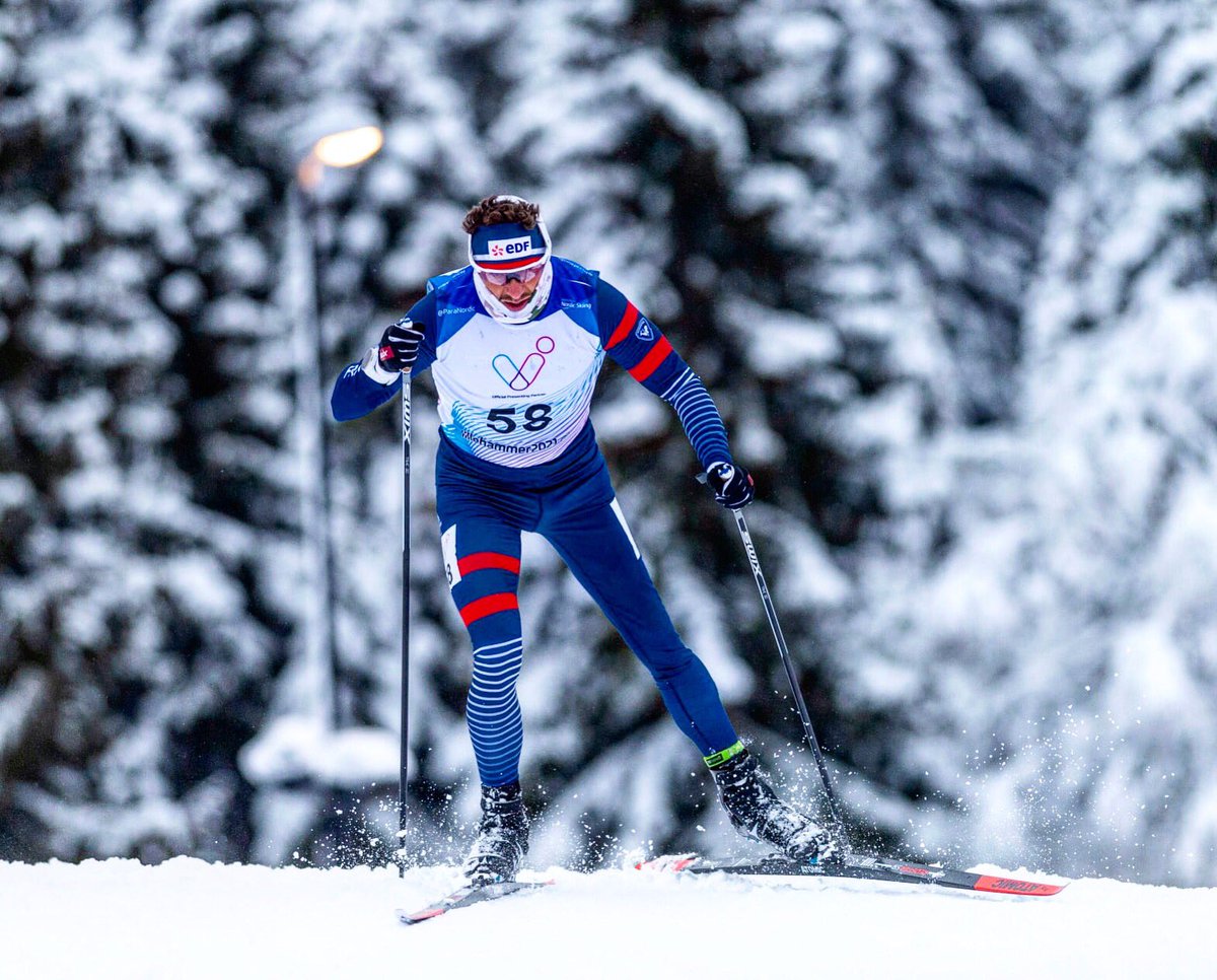 DavietBenjamin's tweet photo. Des jours avec et des jours sans...
Course parfaite avec 10/10 au tir, je suis en tête jusqu'au dernier km où je casse la fixation d'un de mes skis > DNF. 
Cette 1e victoire me passe sous le nez mais je n'abandonne pas. Le haut-savoyard est revanchard 😏. RDV en janvier ! #GoGros https://t.co/2jkbG3xsgF