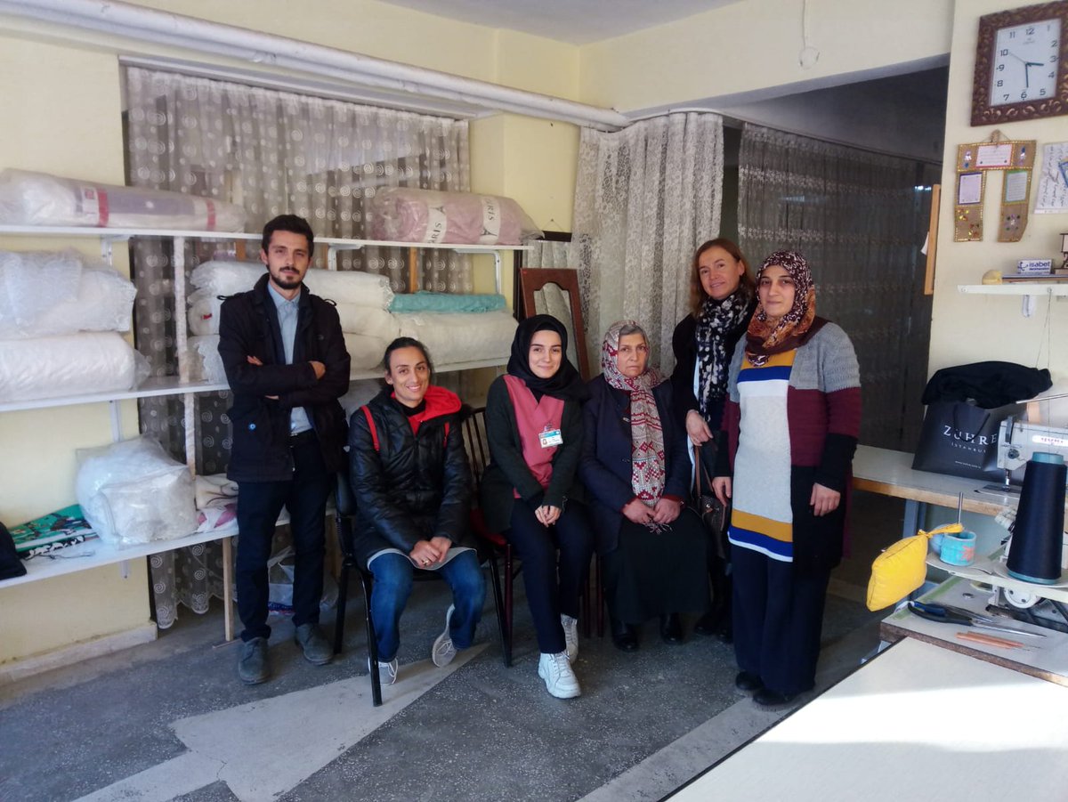 25Kadersen's tweet photo. #erzurumdavelioeğretmenelele @skaygusuz @ErzurumValilik @Erzurum_Mem @ziyaselcuk velimiz evde yoksa iş yerinde ziyaret ederiz çünkü biz öğretmeniz https://t.co/m0RDKyblaq
