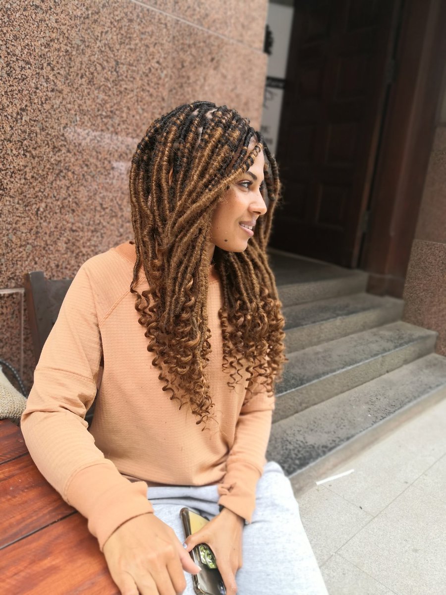 indalonubianN's tweet photo. Goddess locks for a Nubian queen ๐๐๐ #FauxLocks #GoddessLocks #DedicateThursdayToLocks #PeopleOfIndalo
Get these locks from R750 shoulder length, 950 bra length and 1300 waist length includes wash and extensions. https://t.co/MZV7D4EYZK