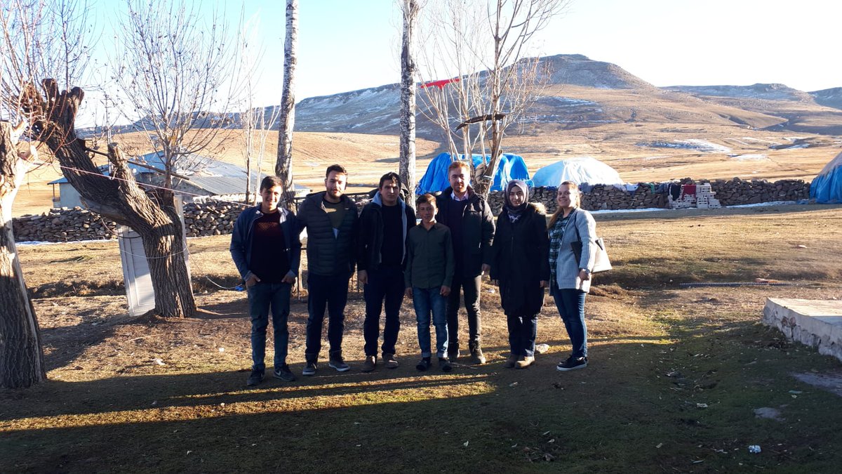 tekmananadolul1's tweet photo. Eğitim ve öğretimde uygulanacak yol, bilgiyi insan için fazla bir süs, bir zorbalık vasıtası, yahut medeni bir zevkten ziyade maddi hayatta muvaffak olmayı temin eden pratik ve kullanılması mümkün bir cihaz haline getirmektir.@skaygusuz @MemTekman  #erzurumdaveliöğretmenelele https://t.co/scvGcaEW9m