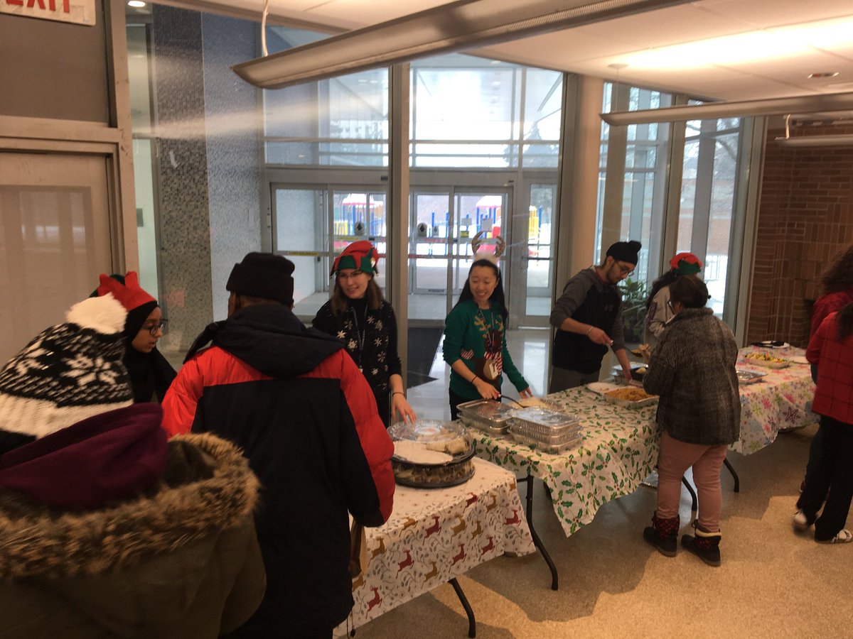 jarmstrongpeel's tweet photo. Zero poverty lunch at MCC. Way to go Lincoln! ⁦@LincolnAlexSS⁩ ⁦@PeelSchools⁩ @AlisonIrvine17 https://t.co/60b186Vkz7