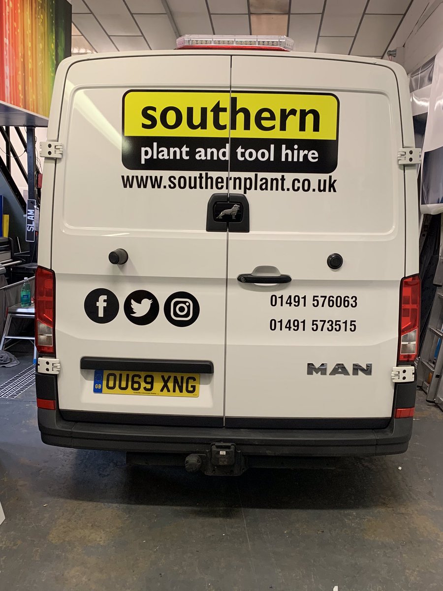 Southern_Plant's tweet photo. Rob Gale picking up his #newvan from the #signwriters this morning.

Don’t think it will stay this clean for very long. 🌧🌧🌧🌧🌧🌧😩￼￼
👍👊👌🌧🌧🌧🌧🌧 #MAN #Planthire #Henleyonthames https://t.co/bBIPn9amXF