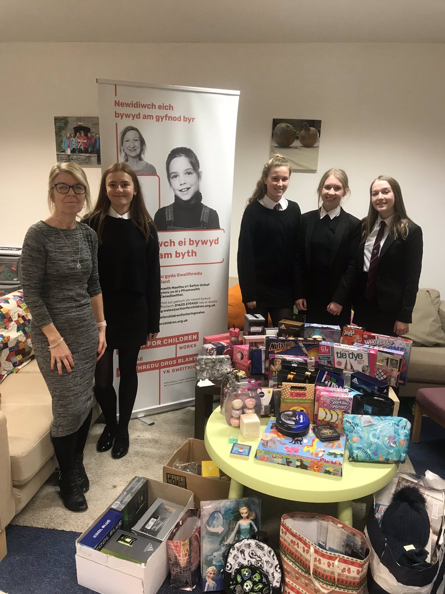 ccs_charity's tweet image. WBQ charity team dropped all donations at Newport Action for Children today. Thanks to all those who brought in gifts, the response was amazing! 👏