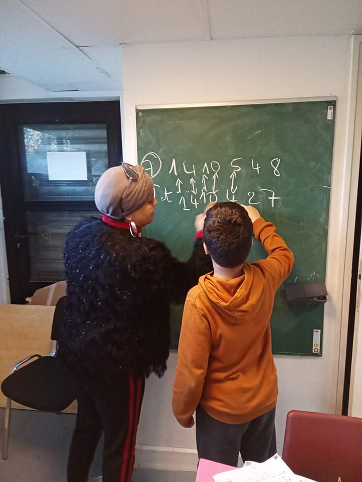 RE_Thiais's tweet photo. Pour nos bénévoles en #associations, fin d'année de renforcement scolaire
Le 🗓 des vacances est prêt, activités créatives, #lecture, #theatre, etc
#ActionQuartiers
#ReussirEnsemble https://t.co/mi1tfyoBby