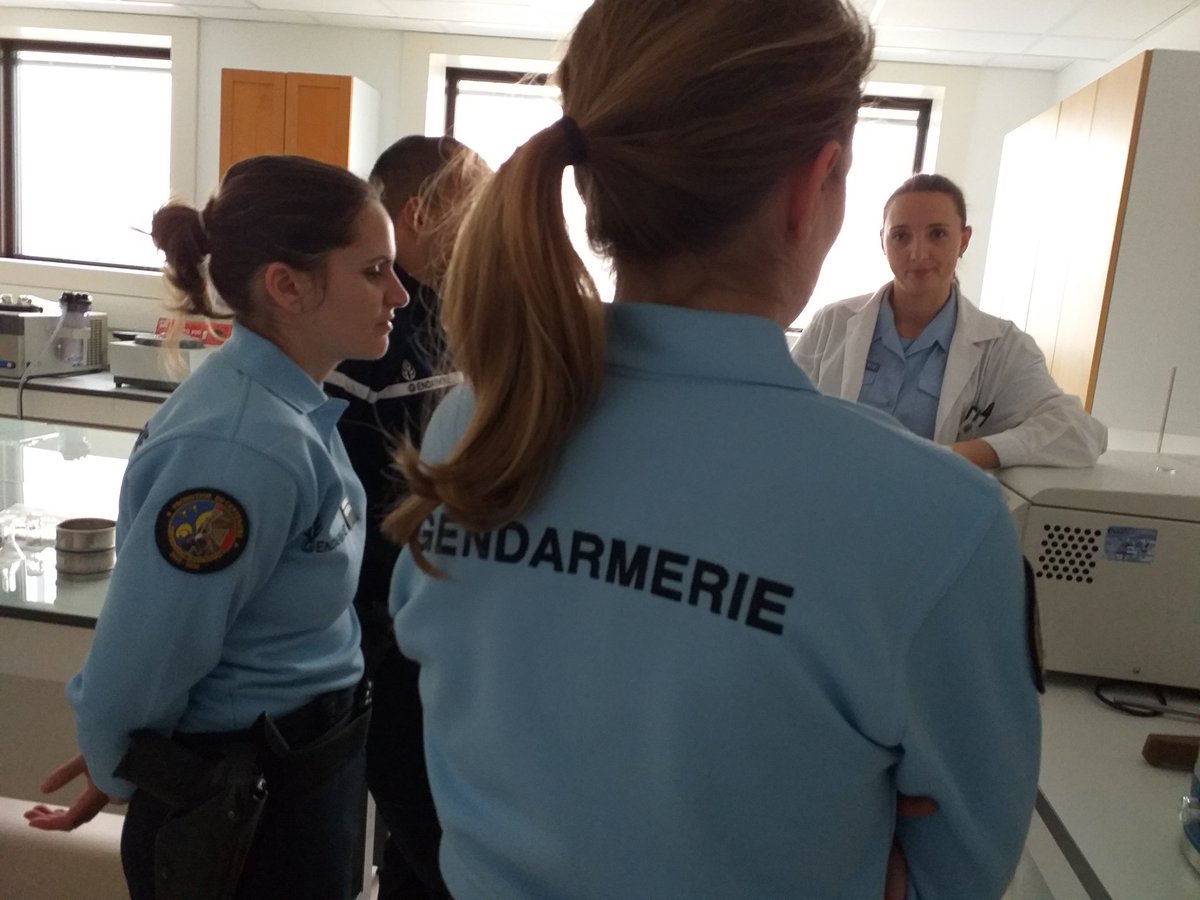 UNPJ_GN's tweet photo. [Rencontre/Visite] de la promotion du #centenaire d'élèves officiers de la @Gendarmerie nationale #EOGN.

 > Au total, le #PJGN a reçu 3️⃣5️⃣2️⃣8️⃣ visiteurs et stagiaires en 2019 #Merci de votre intérêt 👍👍🏻👍🏼👍🏽👍🏾👍🏿 https://t.co/oYmvgW225M
