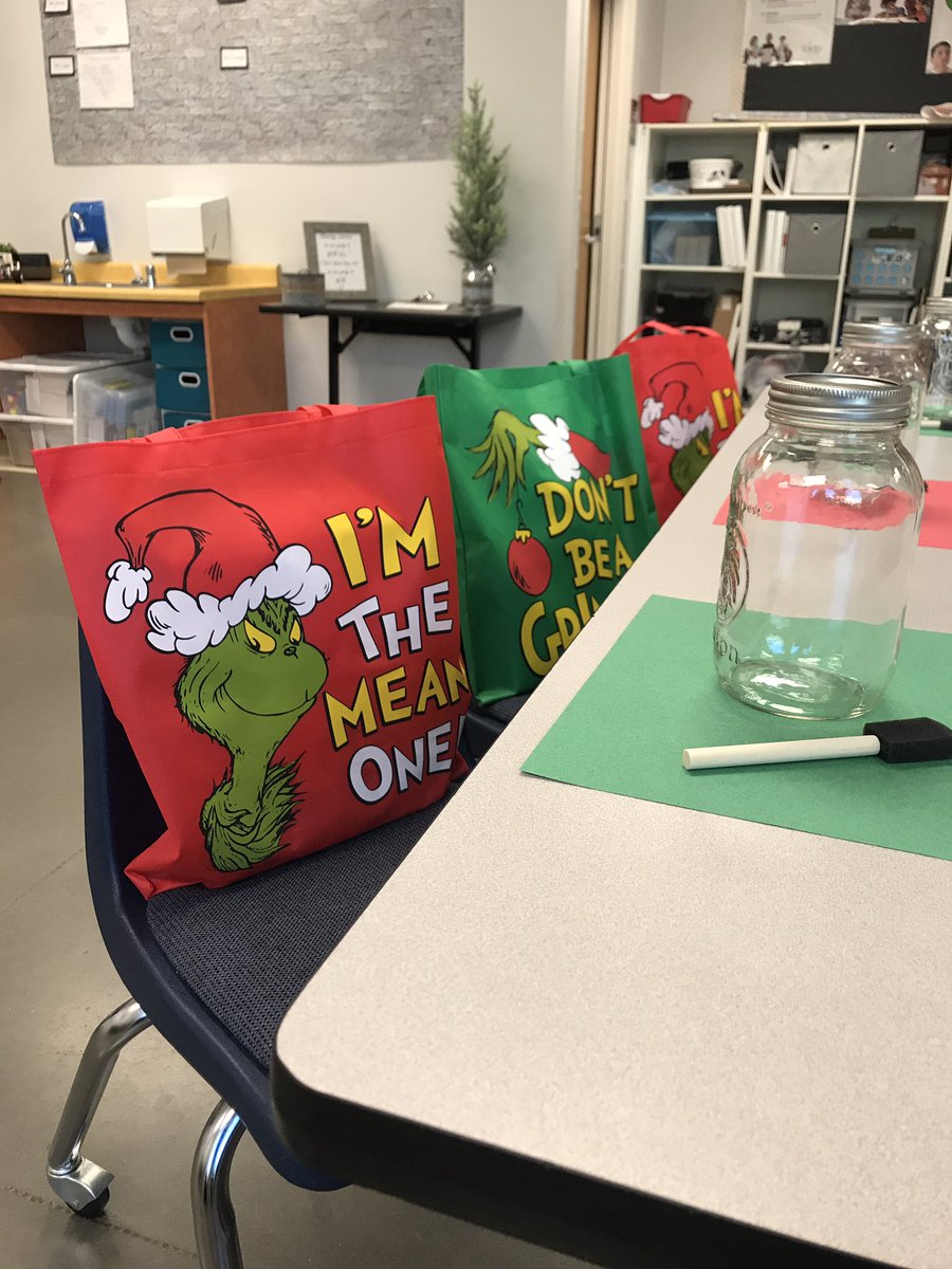 Mz_Serrato_CJES's tweet photo. 🎄Ready for our Grinchy PLCs today! #WildCard #5DaysofXmas #TeamSISD 🎄 https://t.co/eVOVswY582