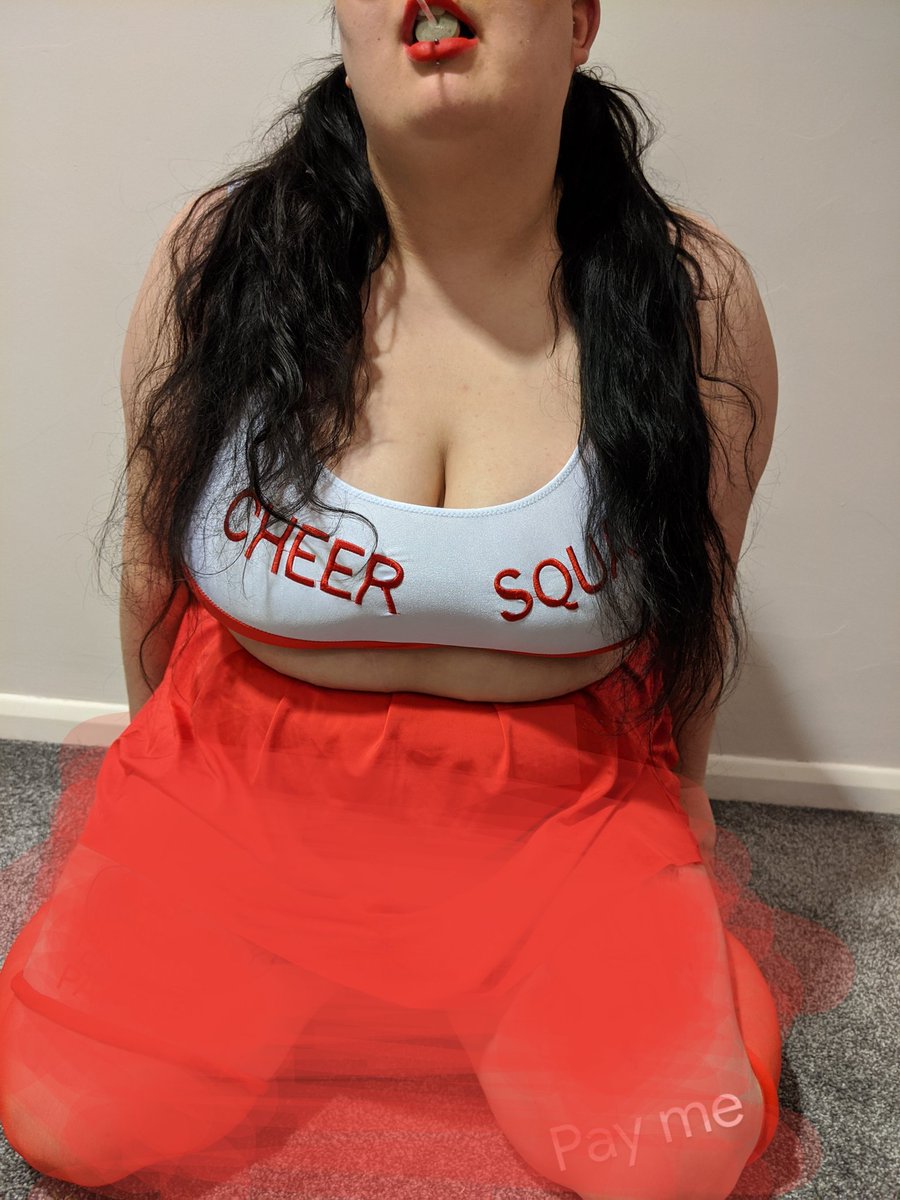 EverlynThe's tweet photo. Wanna see what I'm hiding? I promise it's a sweet surprise..
#findom #paypigwanted https://t.co/nNCX8jTM5g