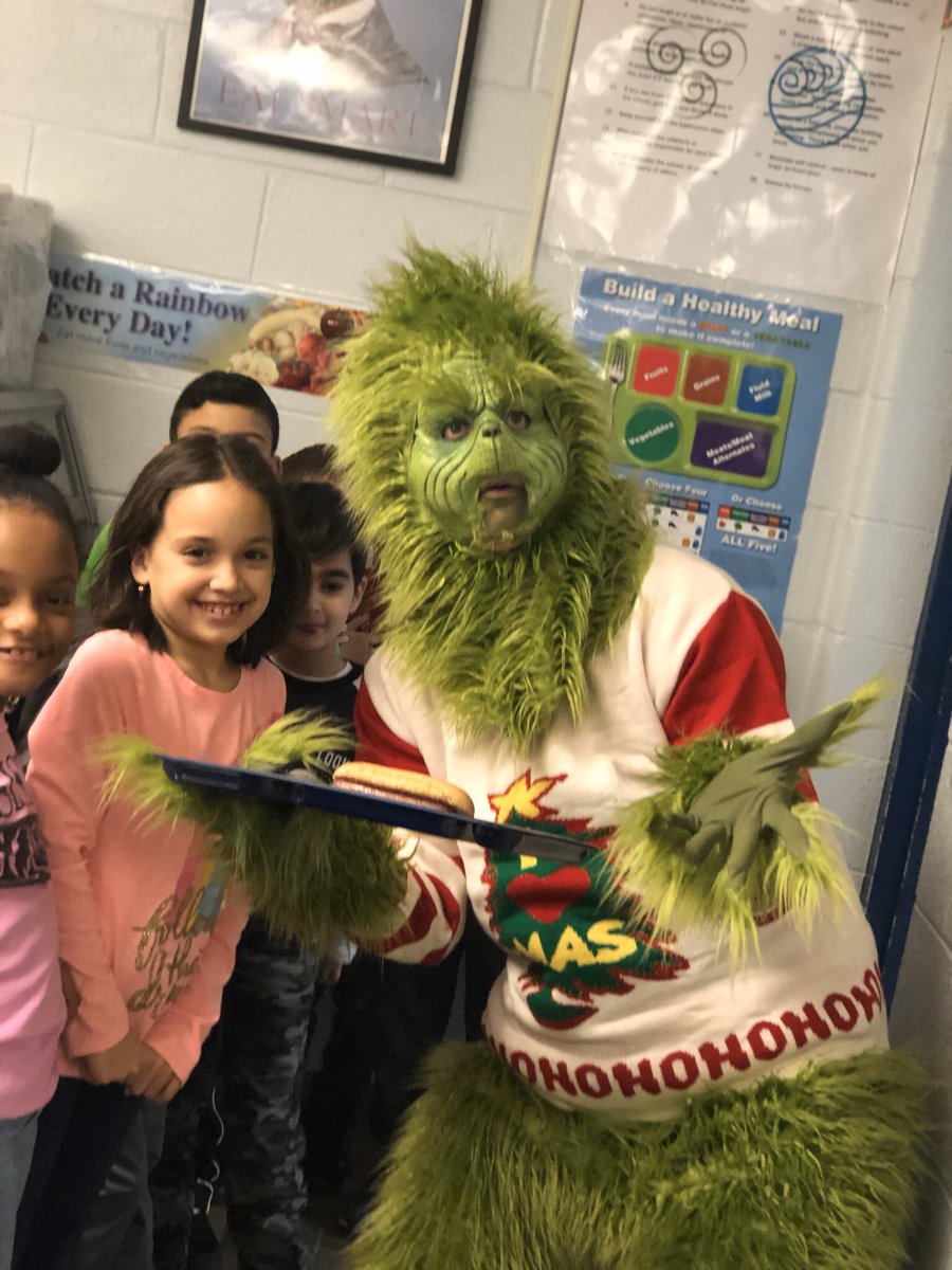 PattieCafe's tweet photo. Our AMAZING school lunches are the talk of the town in Whoville!!! The Grinch had to come check it out for himself! #pattiepanthers #pwcs #SchoolLunch #thegrinchdidntstealLunch #hepaid @PWCSNutrition @theadamrusso https://t.co/WdTxjgY6EX