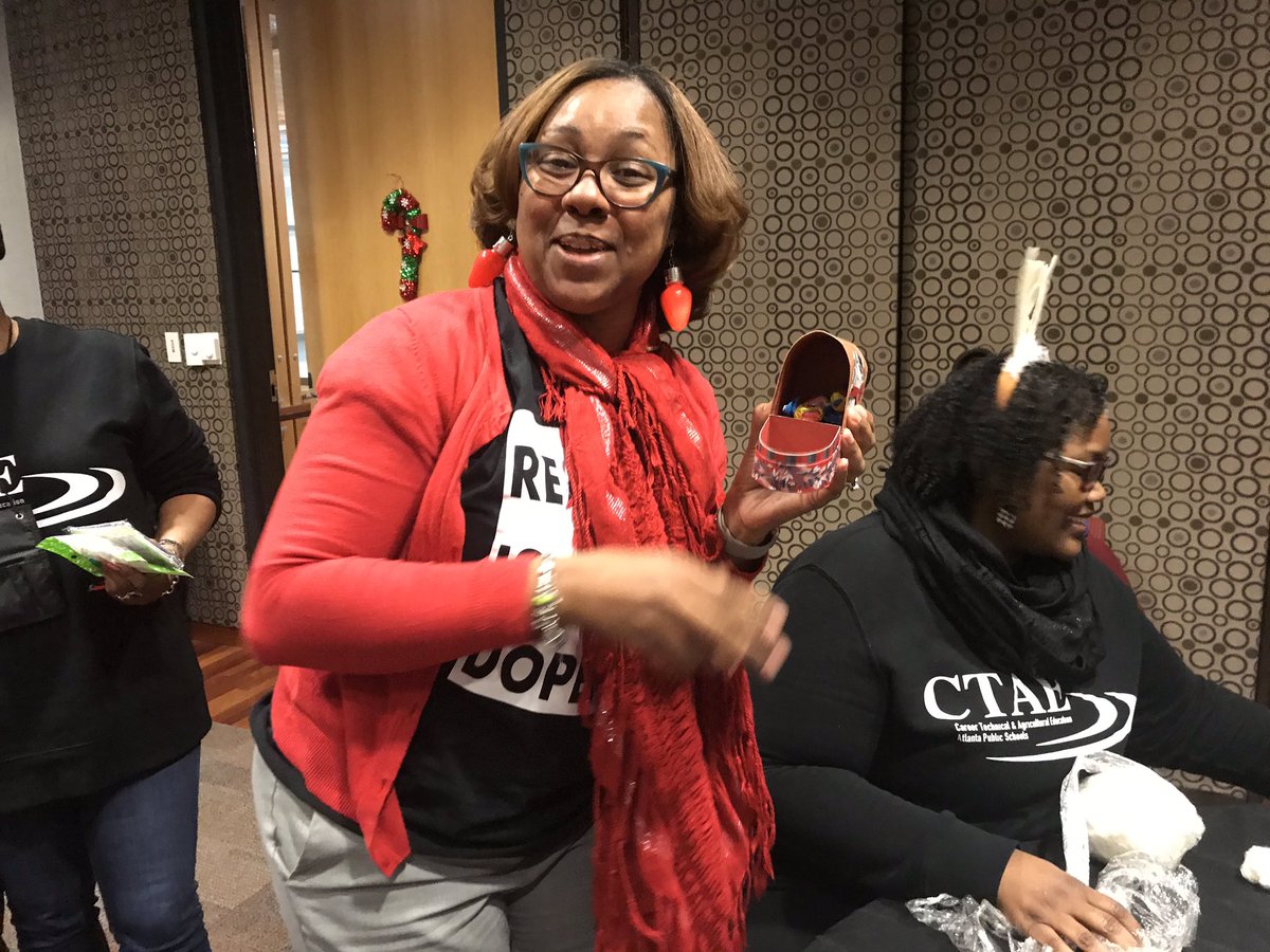 BinduMathMindst's tweet photo. Look who is excited about winning the grand prize at the T & L Holiday celebrations! @drtharris, your excitement and sportsmanship with the competitive edge is too infectious! @RobertsOF_7 @apsupdate @Atldepsupt https://t.co/CNYD7Rpvau