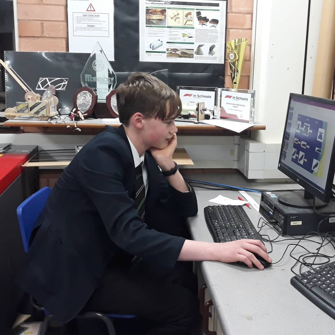 The team are working hard, making the final preparations! Ready for race day in January!
Go follow the other F1 in schools team from @CGGSNews :<a href="/18Apollo/">APOLLO RACING</a> 
Also go check out our D.T. teacher <a href="/MrRoscoeDT/">Mr Roscoe DT</a>