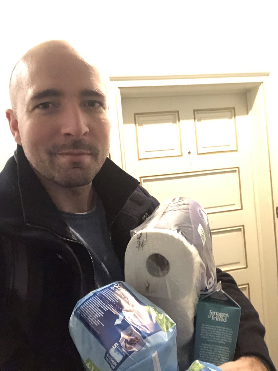 Efter et par super dage med politik og interessevaretagelse m oplæg fra bl.a. <a href="/jacobmark_sf/">Jacob Mark</a>, <a href="/_MaiMercado/">Mai Mercado</a>, <a href="/SMSerup/">Søs Marie Serup</a>, @astridhaug måtte jeg hoppe af sidste relationsetape. Tak for gode diskussioner og nyd middagen <a href="/TLiborius/">Torben Liborius</a>, <a href="/A_Weidinger/">Andreas Weidinger</a>, <a href="/HelenLJensen/">Helen Jensen</a>, <a href="/henriettethuen/">Henriette Thuen</a>.