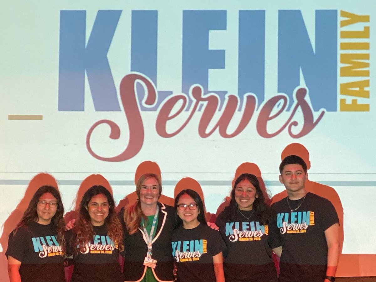 KfhsServes's tweet photo. The faculty and student organization meetings last week were a huge success! ✅
•
•
•
Special thanks to @jenny_mcgown for coming to the faculty meeting and @KleinForest administration for the warm welcome! We look forward to working with everyone! https://t.co/k2oPEoBEkG