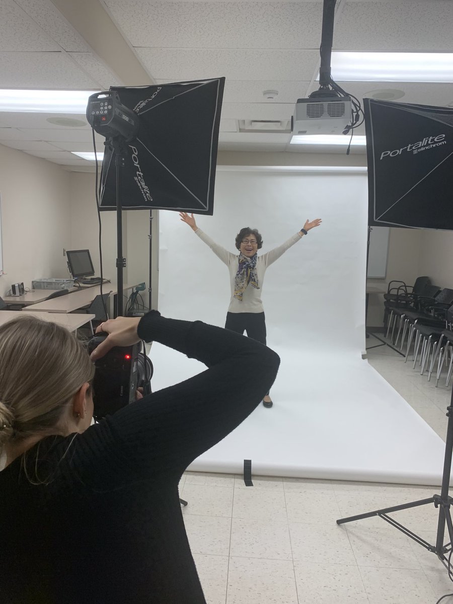 ProfJoeKim's tweet image. It&apos;s photoshoot day. We&apos;re introducing a new character to the #MacIntroPsych tutorials for the problem- based learning cases. Playing the pivotal role of &quot;Halmee&quot; is the real Halmee.