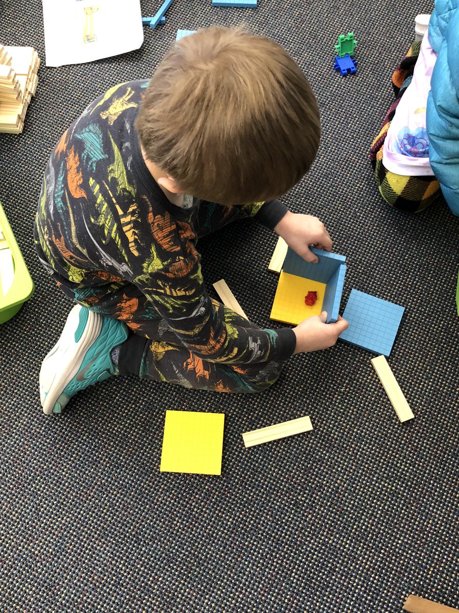braeburnlibrary's tweet photo. Creating cat shelters for the kindergarten science unit. #makerspace @BraeburnBobcats https://t.co/M8ic4UbaNq