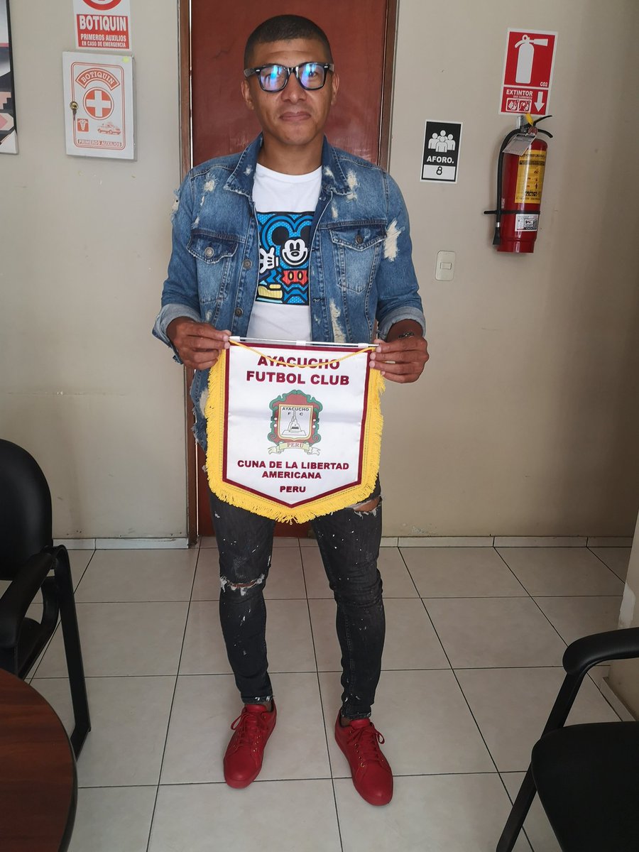 hmonzon_PERU's tweet photo. OFICIAL: Minzun Quina es nuevo jugador de @ClubAyacuchoFC  para la Temporada 2020 de la Liga 1. https://t.co/cGNLDeL7Uz