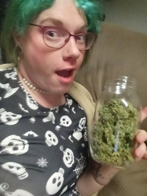 Karilyn is having a good fucking morning, how about you? Tell me all about it! #weedlife. #ts #KarilynKutter<a href="/tag/ts"class="tags"><span>#ts</span></a><a href="/tag/weedlife"class="tags"><span>#weedlife</span></a><a href="/tag/morningsex"class="tags"><span>#morningsex</span></a><a href="/tag/karilynkutter"class="tags"><span>#karilynkutter</span></a><a href="/tag/doe"class="tags"><span>#doe</span></a>