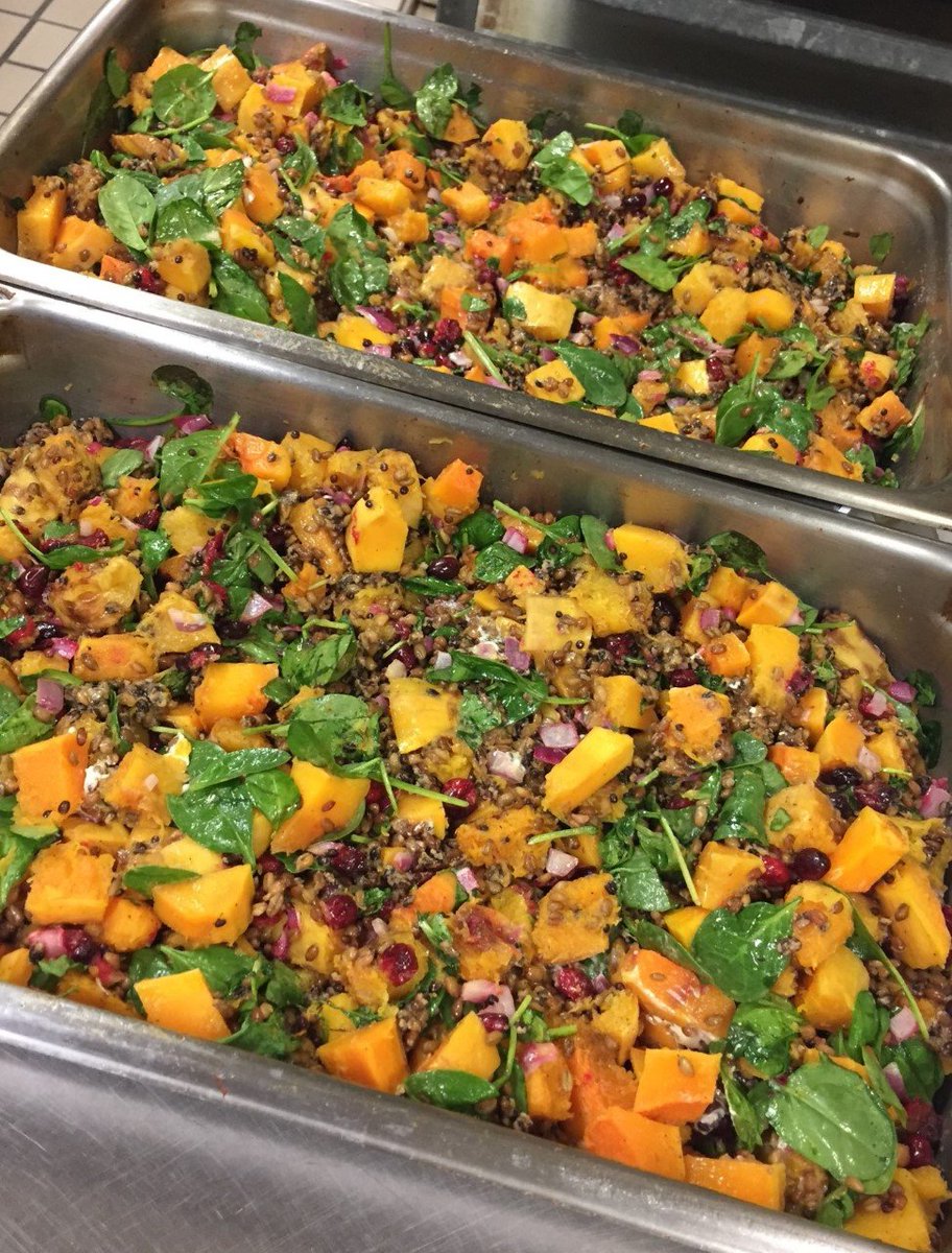 Pomptonian1's tweet photo. Wowee! Terrill Middle School served up a delicious holiday lunch.
Hot Open Roast Beef on Garlic Bread with Butternut Squash Soup, Roasted Butternut Squash, Grain Medley with Cranberries and Spinach and a Holiday Cookie.
#pomptonian #foodservice #cafeteria #cafe #freshfromzone https://t.co/HgYoJ4VOlO