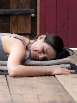 JillianPransky's tweet photo. It's not too late to register for my FREE online Winter Solstice class. Take time to prepare for the winter solstice and holiday season in this way can deepen your sense of wholeness and wellness through out the season. Class starts at 3pm! Register NOW: https://t.co/g5292cYhk0 https://t.co/x8uSALQ1Jo