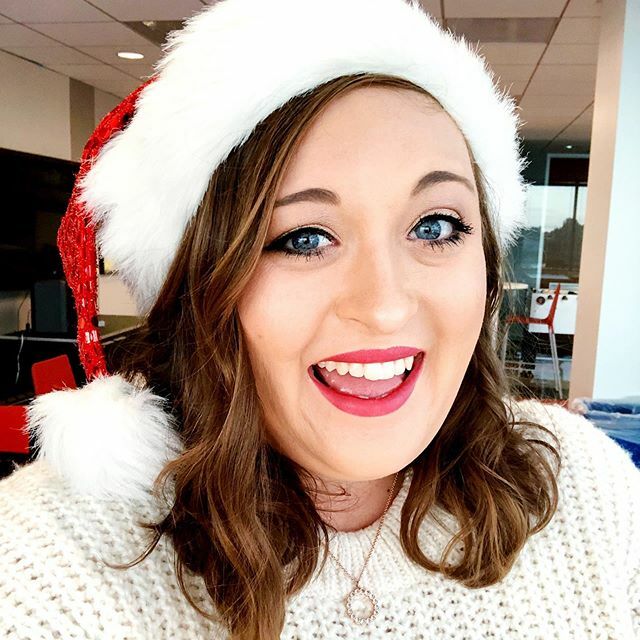 _foreignroom's tweet photo. Feeling extra festive today 🎄🤶🏻 Here’s your reminder that it’s a good day to have a good day! I hope you spread happiness &amp; cheer wherever your day takes you ✨❤️
.
.
.
#christmas #christmasspirit #holidayseason #holidayspirit #santa #holidays #christ… https://t.co/NdRzTZpvyX https://t.co/699KT7yi8N