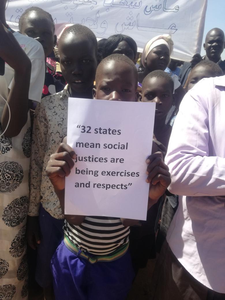 MathiangDhal's tweet photo. #SOUTHSUDAN
Ruweng people demonstrated against on-going debates btn gov't and opposition about the number of states. https://t.co/2E4bQjht6I