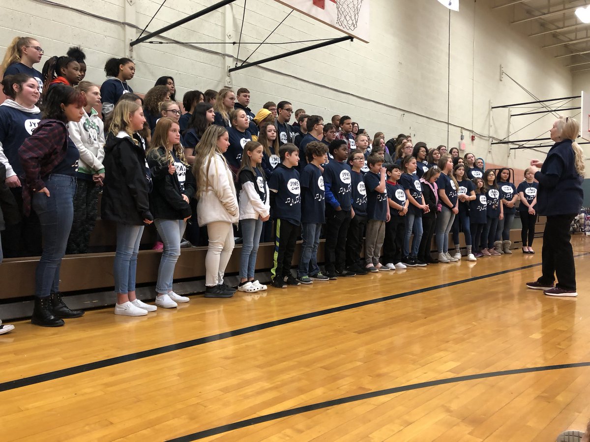 MrsKoszyk's tweet photo. Thanks to the John Young Choir for coming and bringing some holiday cheer to our students! https://t.co/L5lx4hjy4q