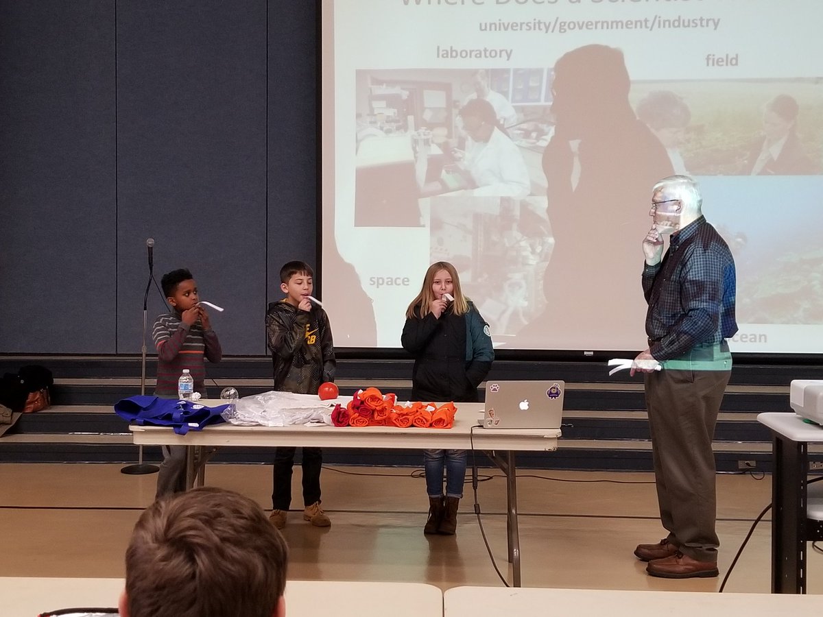EFCTS's tweet photo. Dr. Larry Miller, PhD. delivers fantastic information to the elementary students at @PLSD @DMS_Proud . So impressed by the knowledge and engagement of their students! @Tdurkin @klewisgahanna. Future Bioscience students. #scientificexperiments #hypothesis https://t.co/BOtsjtfJGI