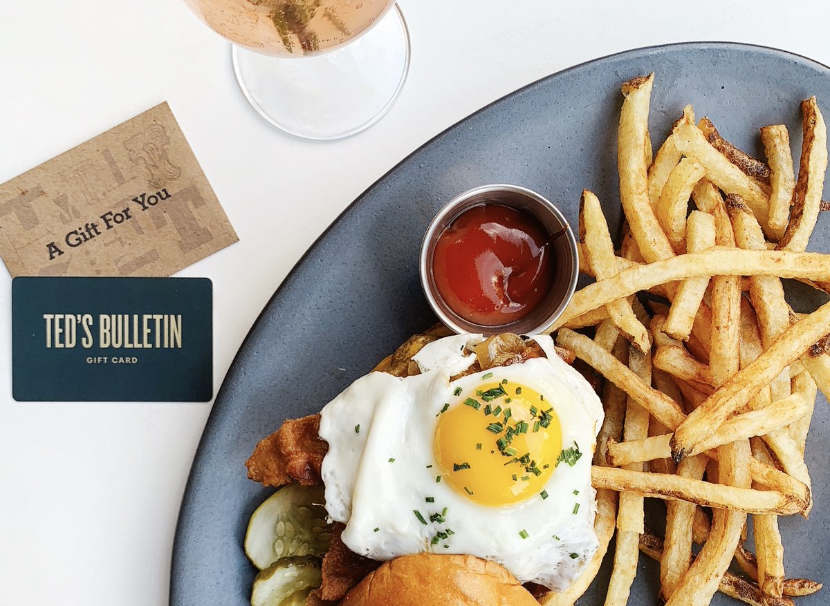 tedsbulletin's tweet photo. Buy a burger &amp; a beverage for your bud!🍔🍹Receive a $25 bonus card when you purchase $100 in gift cards until 12/31🙌 Available in-store or schedule a digital card delivery via email 📩https://t.co/c5saoh4aLd https://t.co/Id8Swc1W2x