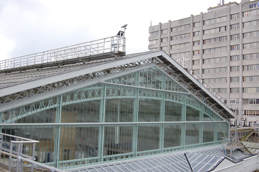 Robop_Ltd's tweet photo. In 2007 we installed an R:Falcon at Waverley #Train Station in the heart of #Edinburgh. #Birds were causing a mess &amp; risked potential damages to the station’s glass atrium. Hence, Robop were called in to reduce cleaning costs &amp; improve health &amp; safety. https://t.co/a70t5w4Fky 🚄 https://t.co/e4mcUdnHUe
