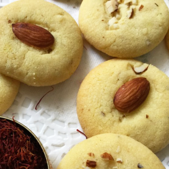 Rumi_Spice's tweet photo. Buttery &amp; crisp, these Saffron Almond Cookies are just what you need! Gift a batch to a friend or make a stash all for yourself- we won’t tell 😉

Head over to your local @WholeFoods to find the star ✨ of this recipe: Rumi’s Afghan Saffron!

Try recipe: https://t.co/iGwUSl1xdG https://t.co/BYVtqqaz2V