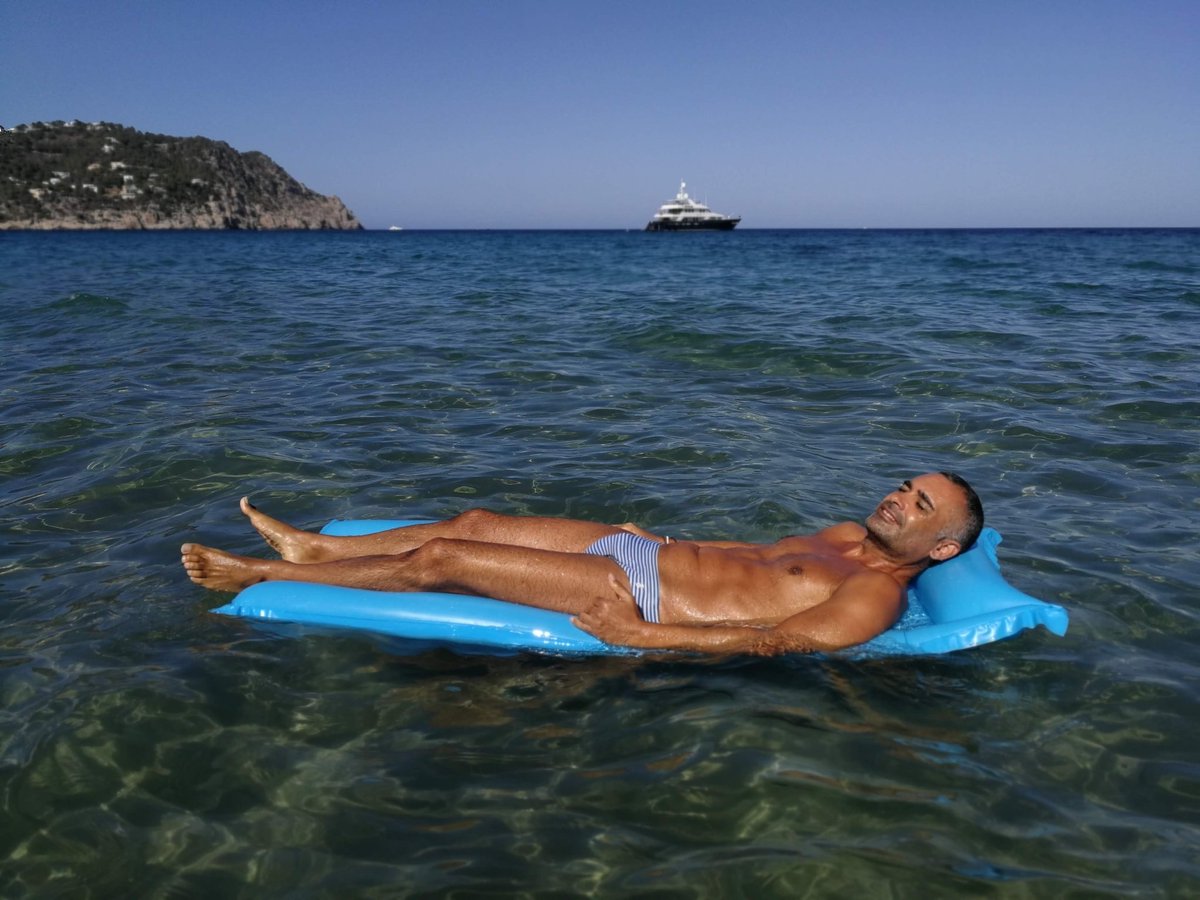 Jamoncete's tweet photo. Mañana vacaciones!!! #holidays #ibiza #tbtsummer https://t.co/I9mYa1hAjF