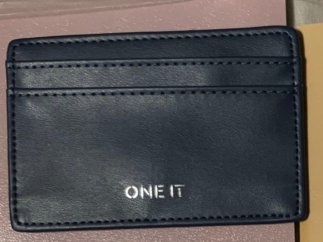 psy_phile's tweet photo. They are really giving us a one it wallet so we can always remember that our money belongs to X1. https://t.co/xy1lZ0kIi3