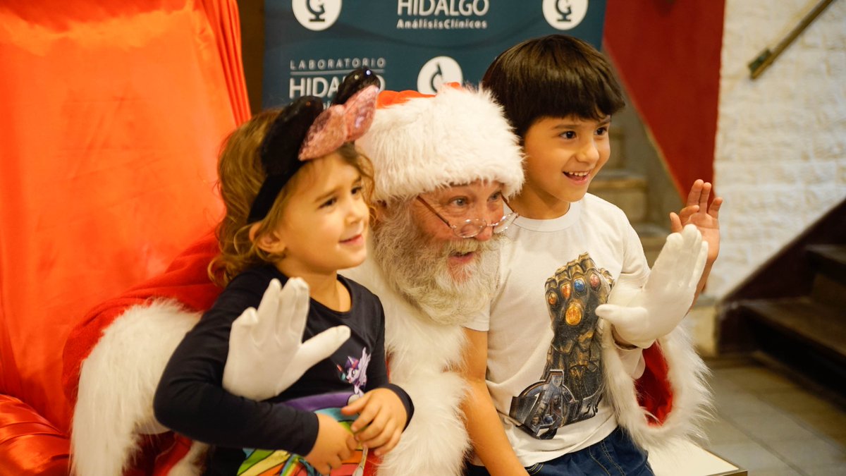 LabHidalgo's tweet image. ♥️🎅 Celebramos la Navidad 🎅♥️ ¡Gracias por acompañarnos! Compartimos las imágenes de este gran momento en familia.

#LaboratorioHidalgo #NavidadHidalgo #EventoNavidad #PapaNoel #comunidadhidalgo
