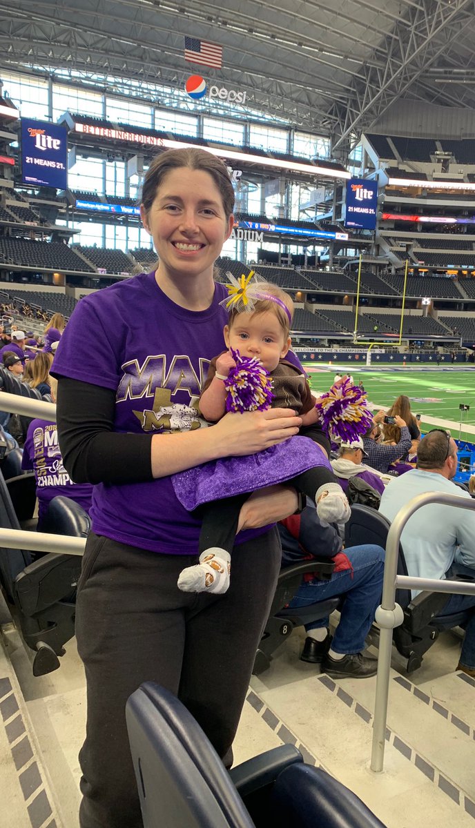 LeTrae23's tweet photo. Taya’s first Mart Panther state title game, Mommy’s 8th! #UILState https://t.co/Z96oRrJ3Iy