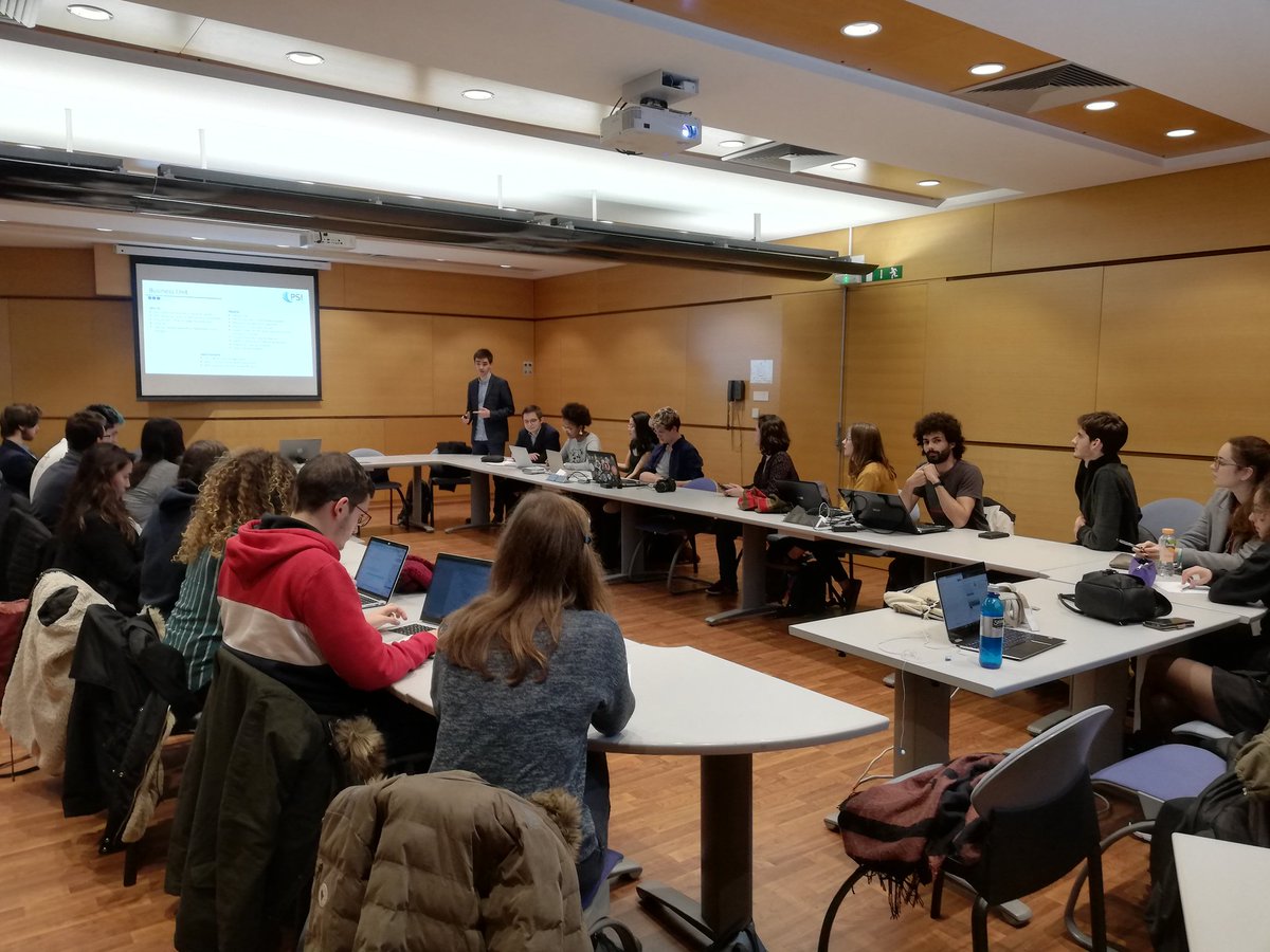 🐣 Première réunion mensuelle avec nos pious ! Et une de nos dernières mensuelles avant la passation
#RFP #WeAreJE