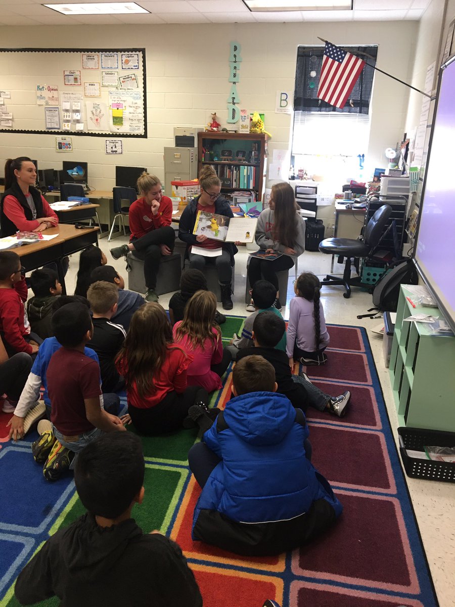 hatcher1st's tweet photo. Thank you to the Girls Cherokee Lacrosse team for surprising our classroom with winter holiday stories! Proud of my class for being great listeners. #bedohavegive @Hasty_Huskies @lauracasey3 https://t.co/w0FkSuoT8l