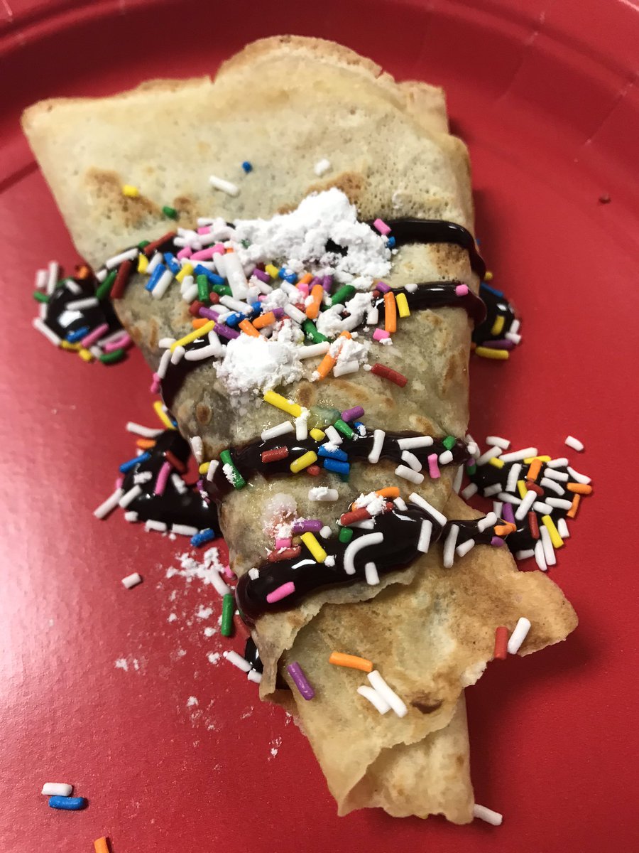 #chsgr8ful for Morgan Pilla &amp; <a href="/Briggs_Colls/">Emily Briggs</a> for making me this delicious crepe that I’m about to make disappear... merci beaucoup! #collsedu