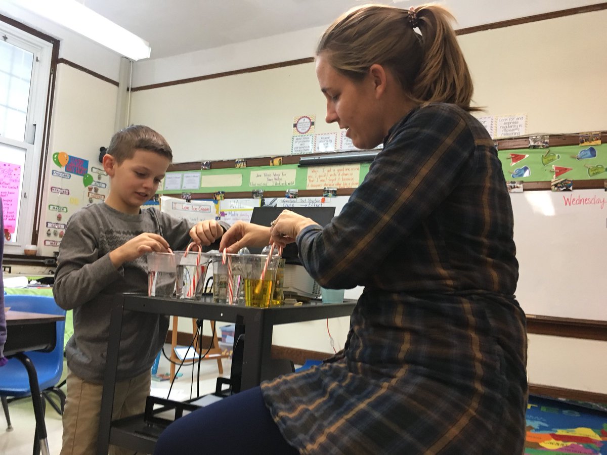 Mrs_Mooney7's tweet photo. Candy Cane experiments! We asked, which will dissolve a candy cane the fastest, warm water, cold water, vinegar, or oil? Do you know why? Ask a 4th grader! @FSDVikings #fantasticfourths #gofourthandconquer #science https://t.co/LTkEjU7yVO