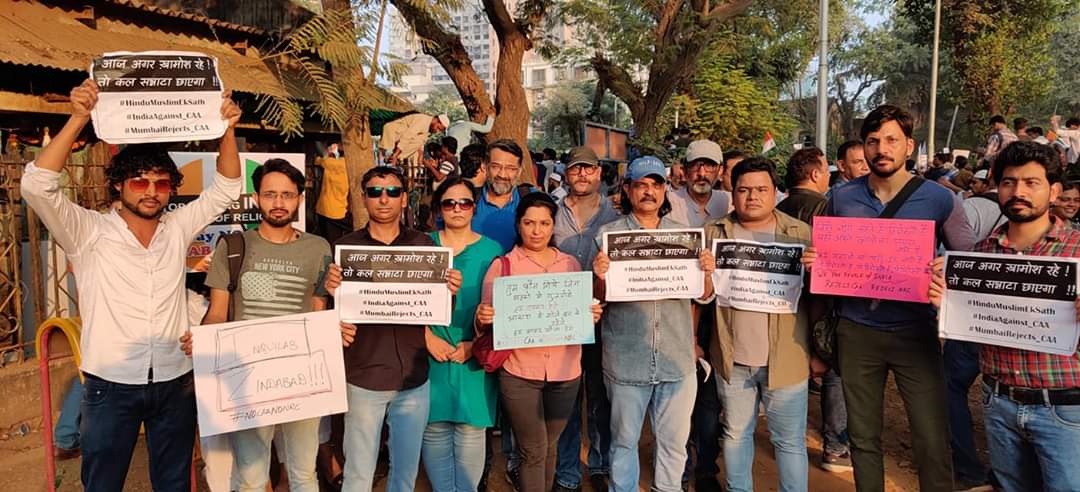 zaighamimam's tweet image. हिंदोस्तां की यही पुकार
नफ़रत नहीं रहे बस प्यार🇮🇳🇮🇳🇮🇳🇮🇳🇮🇳

@Inaamulhaq1 @amitoshnagpal @DhoopAshwini @Mdzeeshanayyub #Kumudmishra @sharibhashmi 

#UnityIsOurReligion