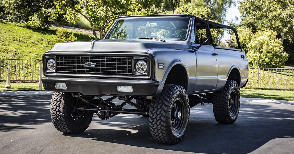Barrett_Jackson's tweet photo. Coming from the garage of @blink182 drummer @travisbarker, this custom 1972 @chevrolet K5 Blazer will never miss a beat. #ChevyTop10

Selling with No Reserve at our 2020 Scottsdale Auction, Jan. 11-19.

Lot 791.1: https://t.co/aRuka7CFsW https://t.co/92KHNDDOB8