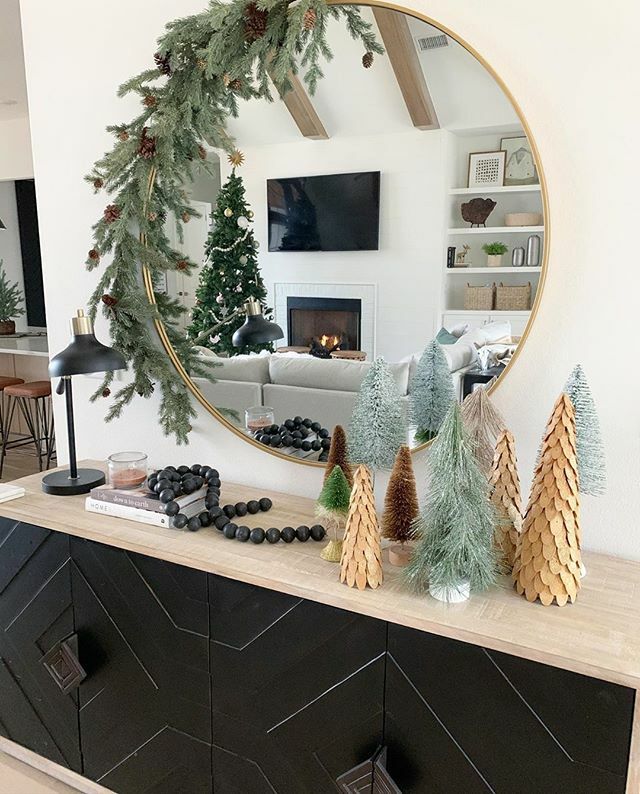 Magnigique façon de souligner un miroir et se faire un coin déco de Noël 😍
@sarahsimthdesignnwa
-
-
-
#Muramur #Noel #decodenoel #christmasdecor #miroir #sapindenoel #sapin
