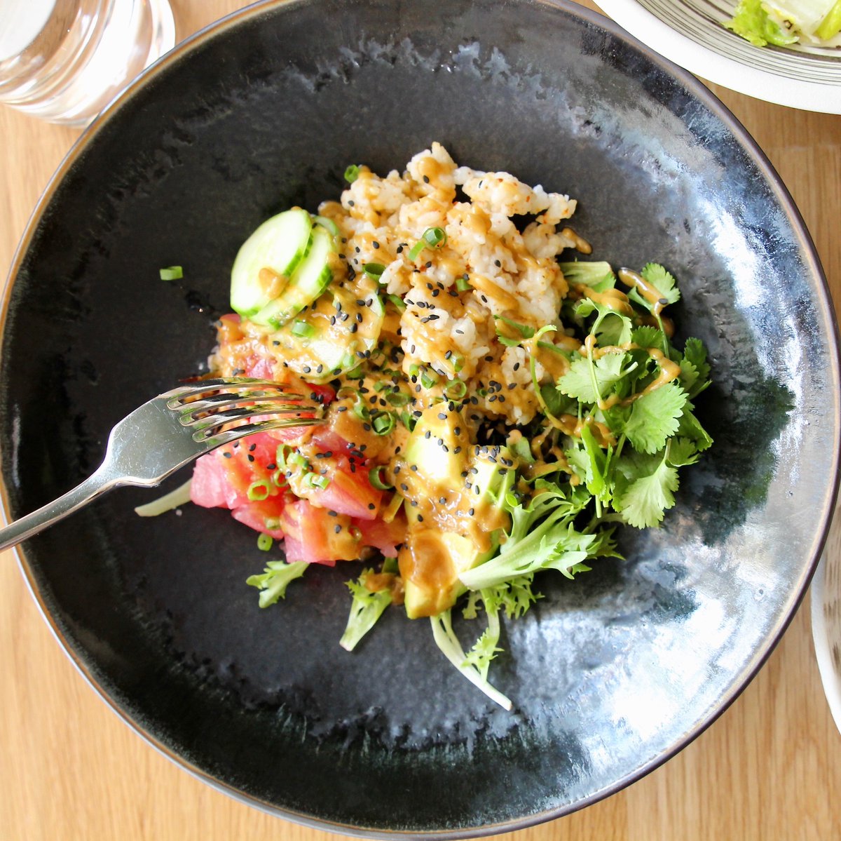 RosedaleKB's tweet photo. Have you tried our Yellowfin Tuna Bow?! - sushi rice, pickled cucumber, avocado, cilantro, tamari vinaigrette, and our amazing kimchi aioli π€€π
#rosedalekb #craveablerkb #healthyfood #craveable
#atxeats #keepaustineatin #eateratx #austin360eats #pokebowl #tunabowl #atxlunch https://t.co/Xwo0zDNA1q