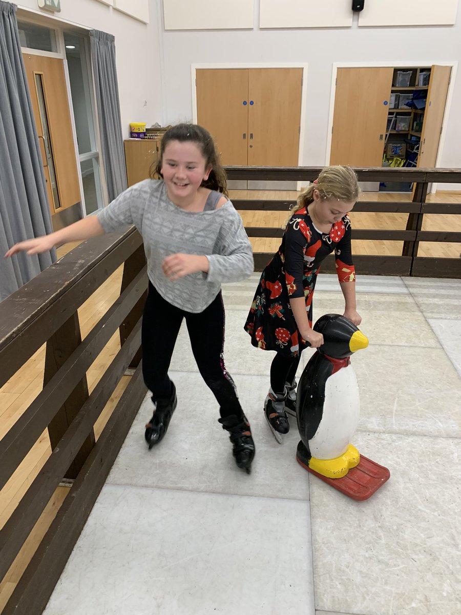 SimpsonsLane6C's tweet photo. The Year 6 Evergreen children absolutely loved the indoor ice rink at school today @SimpsonsLane ☃️ https://t.co/leAcy911Jb
