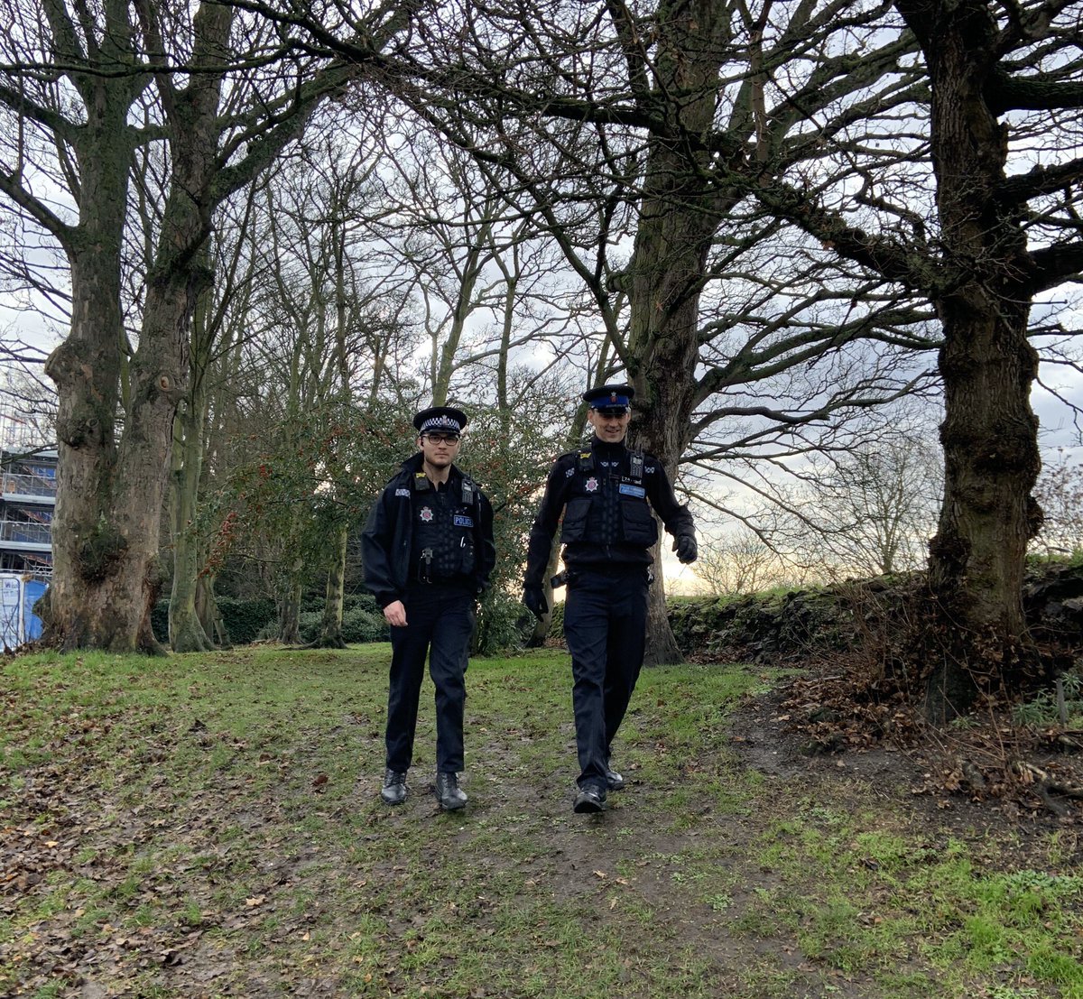 ColProactive's tweet photo. Officers were on foot patrol today and will be throughout this evening in #Colchester. Covering hotspot patrol areas, engaging with members of the public and offering a visible presence in the Town. We’re always happy to stop &amp; chat when we can. So say hi if you see us out!👋👮‍♂️ https://t.co/P6xU5UPLAy