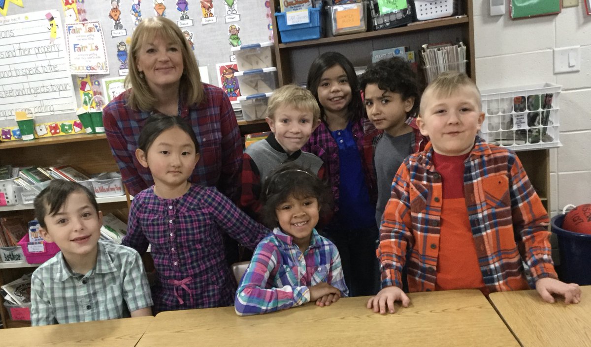 maroszekwsdhh's tweet photo. Feeling so grateful for this Incredible Hawthorn Hills Family sporting holiday wear &amp; plaid day!  We are Hawthorn Proud in @WausauSchDist https://t.co/sCYhyuk1HQ