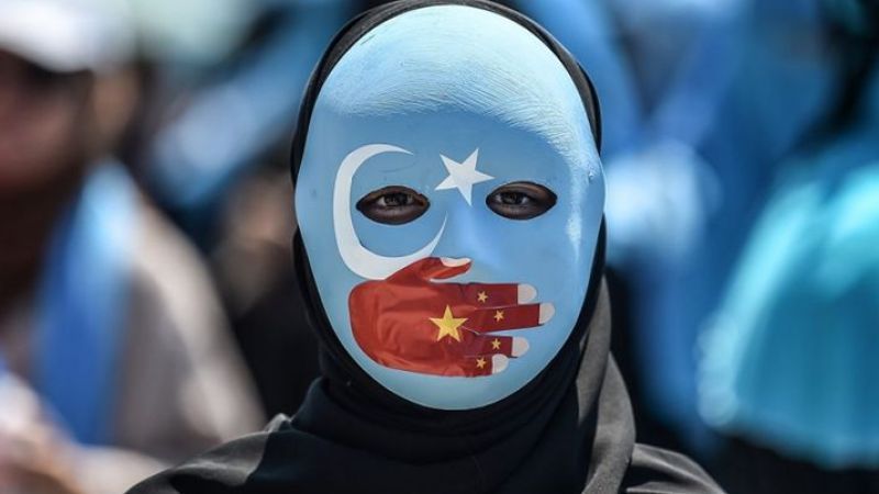 Çin asimilasyonuna ve işkencelerine mâruz kalan Doğu Türkistanlı kardeşlerimiz için, tüm Türkiye tek ses, tek yürek oluyor!
İstanbul ve diğer illerde Cuma günü meydanlarda olacağız. 
#SessizCığlık