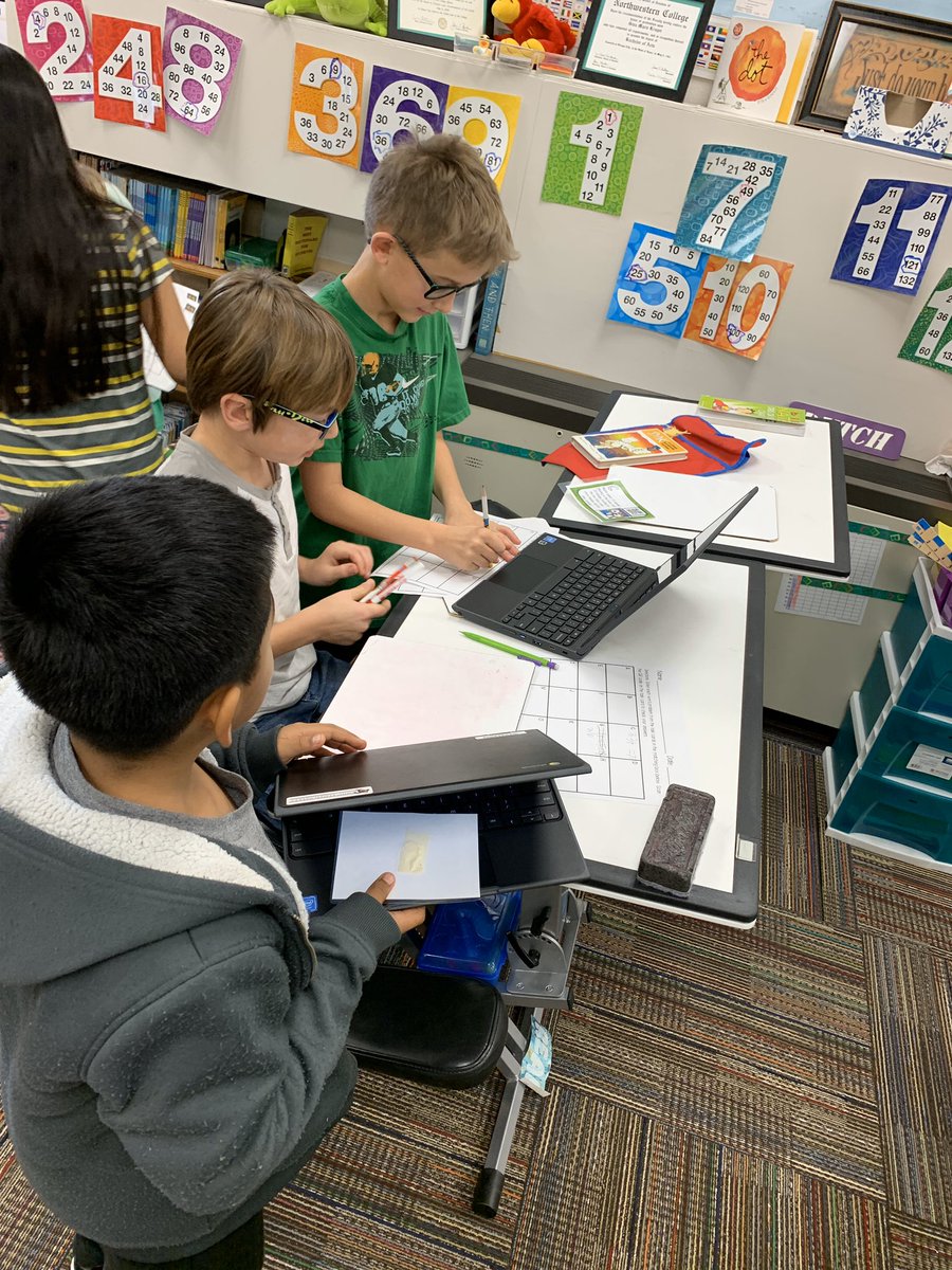 MrsGinaP's tweet image. Having some fun with Christmas math and QR Codes today @hospers_elem #keepthemlearning #preEduBreakoutactivity #mocfv