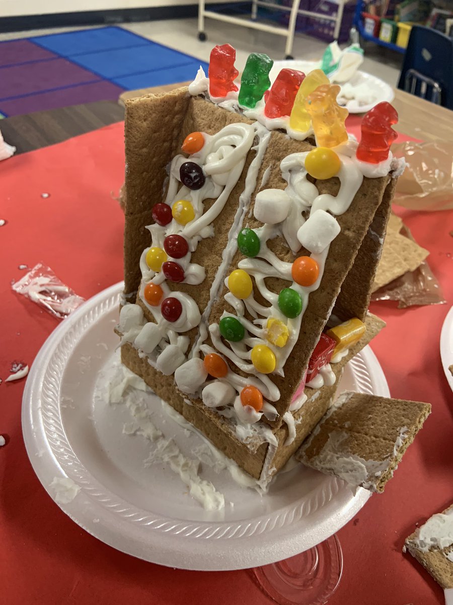 Thank you Mr. Franklin for donating the supplies for us to make gingerbread houses! Our second grade scholars enjoyed bringing their houses to life. What a great way to start the winter break!! <a href="/ConleyES_AISD/">Conley Elementary School - Aldine ISD</a> <a href="/lnhodge/">Dr. LaShawn Hodge #SpradleyPrincipal #blessed</a> #greatbydesign
