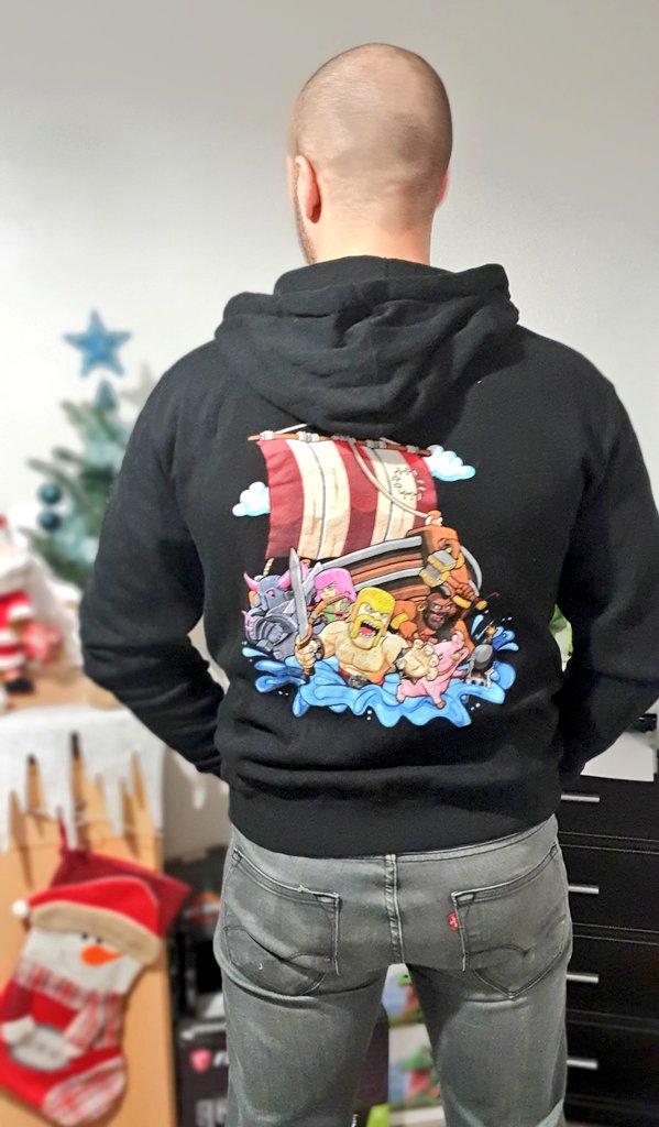 🎁 A GAGNER: Magnifique Sweat #ClashOfClans 
✅ Pour participer il suffit juste: 
1️⃣ me suivre: <a href="/JohnChibe/">John - Chibe</a> 
2️⃣ RT ce poste 
⏳ TAS le 28/12/19
Bonne chanceeee 😘