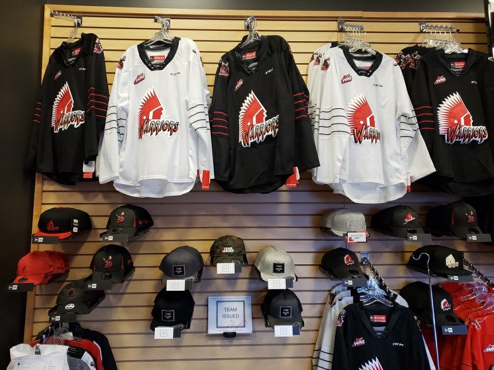Our hats our now available at the <a href="/MJWARRIORS/">Moose Jaw Warriors</a> store! If you're in Moose Jaw you need to check these out! <a href="/rstanton4/">Ryan Stanton</a> <a href="/dylan_mcilrath/">Dylan McIlrath</a> @mriles4 <a href="/BraydenPoint19/">Brayden Point</a>
#TeamIssued #MooseJawWarriors